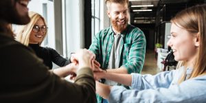 Cómo unir a un equipo de trabajo gracias al team building