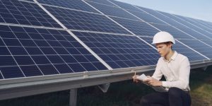 Invertir en energía solar en España: guía completa