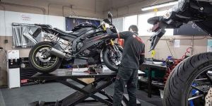 ¿Qué se necesita para abrir un taller de motos?